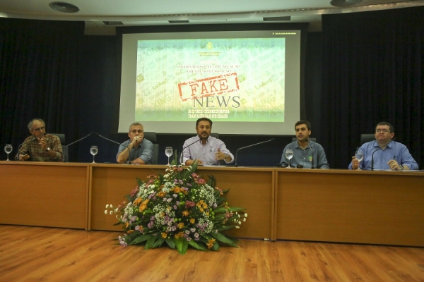 Seminário reuniu profissionais da imprensa e operadores do Direito que acompanham o tema (Foto: Marcos Moura)