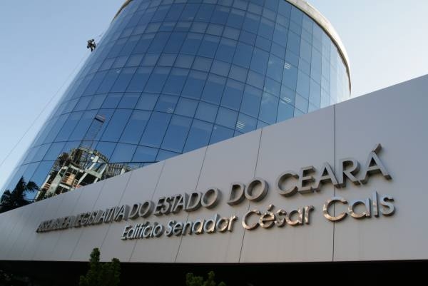 Pagamento da primeira parcela beneficia servidores e servidoras do Poder Legislativo