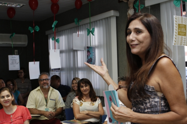 Servidora Jacqueline Assunção durante o evento