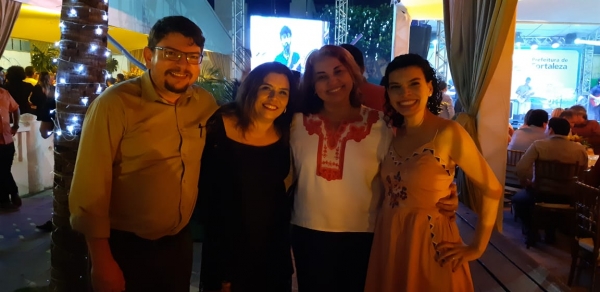 Márcio Medeiros, Suely Frota (TV Assembleia), Fátima Abreu e Tarciana Campos (FM Assembleia 96,7) durante solenidade de premiação da Prefeitura de Fortaleza