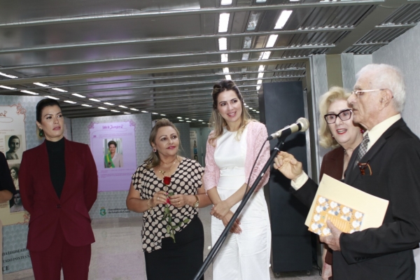 Presidente do Malce, Osmar DIógenes, ao discursar na abertura da exposição