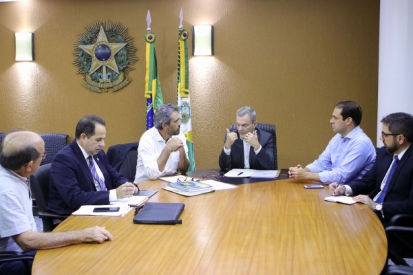 Antônio Balman, João Milton Cunha, Elmano de Freitas, José Sarto, Salmito e Robson Loureiro em reunião realizada no último dia 14 de março