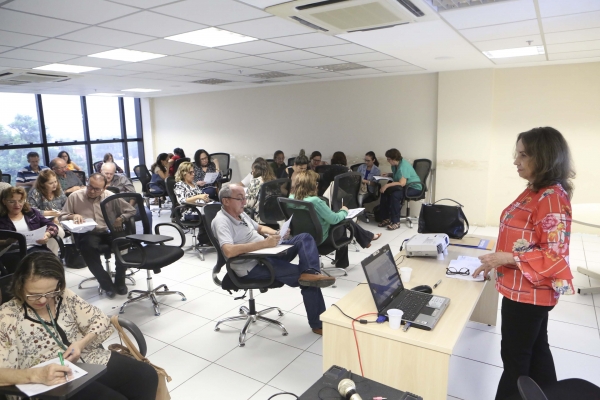 Curso ministrado por Tereza Porto prossegue até o dia 10 de abril