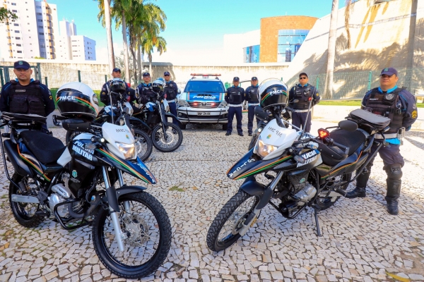 Policiais que atuam na AL-CE com os equipamentos adquiridos, nesta quinta-feira (02/05)