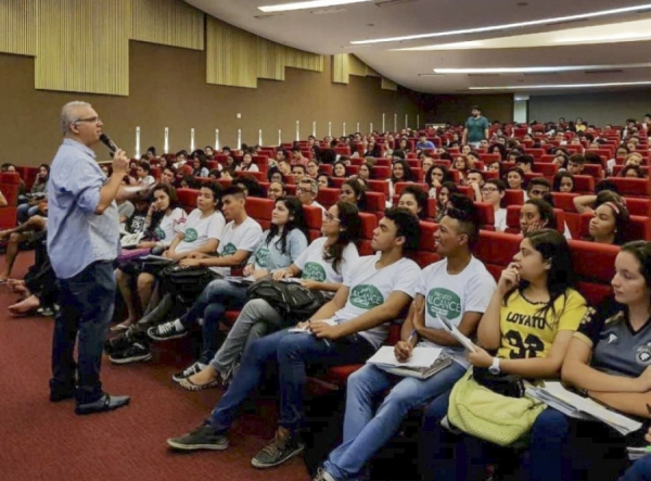 Projeto beneficia atualmente 3.510 estudantes em todo o estado