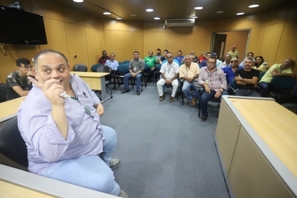 Palestra foi ministrada pelo jornalista Robério Lessa, servidor da Casa