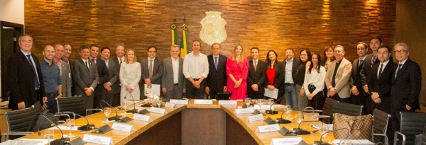 Integrantes do Fórum Estadual de Governança Fiscal durante a reunião