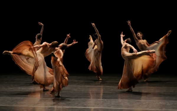 Companhia de Dança Silvia Machado apresenta-se na Bienal