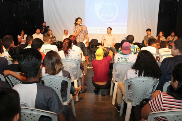 Seminário prossegue até a próxima quinta-feira (14/11)