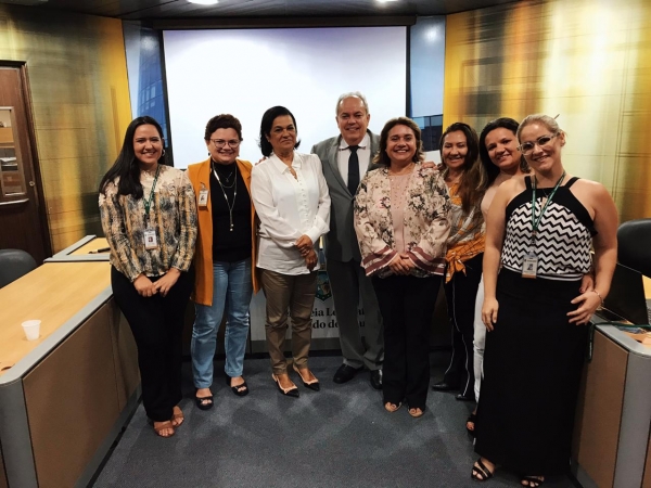 Servidores durante a auditoria realizada nesta quarta-feira (13/12)