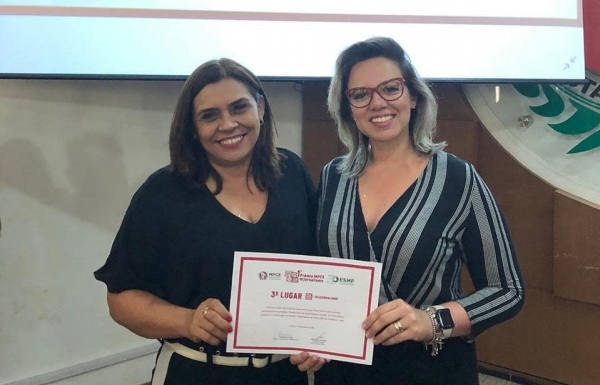 Suely Frota e Cibele Couto recebem premiação