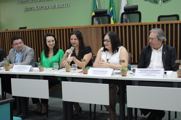 Representantes da Rede durante reunião nesta terça-feira (03/03)