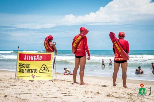 Orientações são úteis para banhistas e frequentadores das praias cearenses