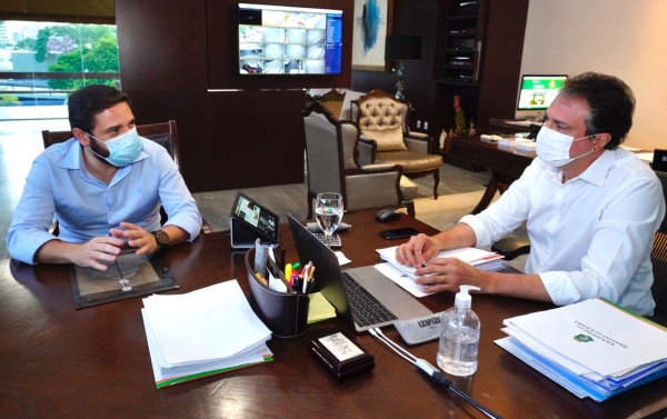 Deputado Júlio César Filho em encontro com o governador Camilo Santana