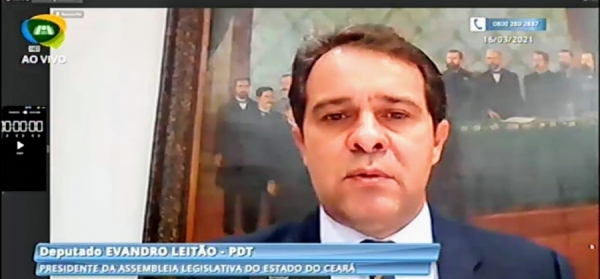 Presidente da Assembleia, Evandro Leitão, durante a sessão desta terça-feira (16/03)