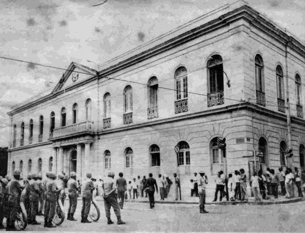 De 1871 a 1977, a AL funcionou no Palácio Senador Alencar (atual Museu do Ceará)