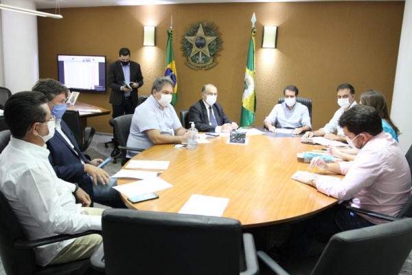 Comissão de Reforma do Regimento Interno em reunião com a Mesa Diretora da Alece, no primeiro semestre de 2021