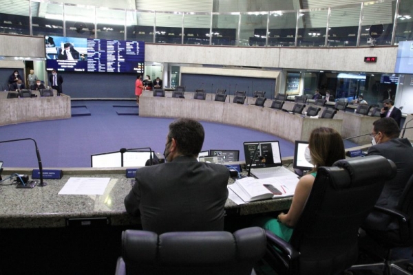 Sessões solenes e audiências públicas devem respeitar quantidade máxima de pessoas de acordo com o local e com o Ato nº 04/2022, da Mesa Diretora