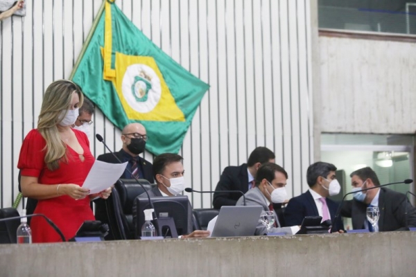 Texto legal estabelece limite máximo de pessoas por local durante sessões solenes e audiências públicas