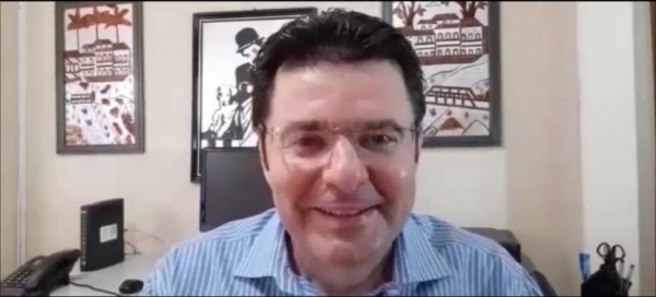 Henrique Martins traz orientações sobre uso adequado das cordas vocais
