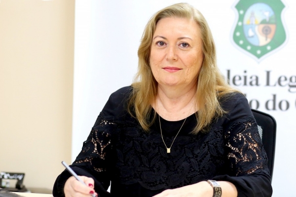 Atendimento no Procon Assembleia pode ser feito presencial ou virtualmente, explica Telma Valéria