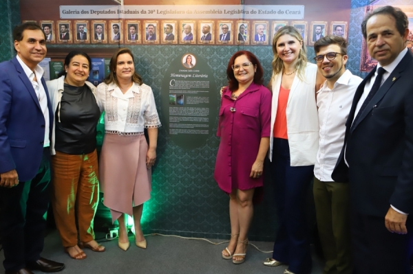 Homenagem reuniu gestores e servidores da Alece