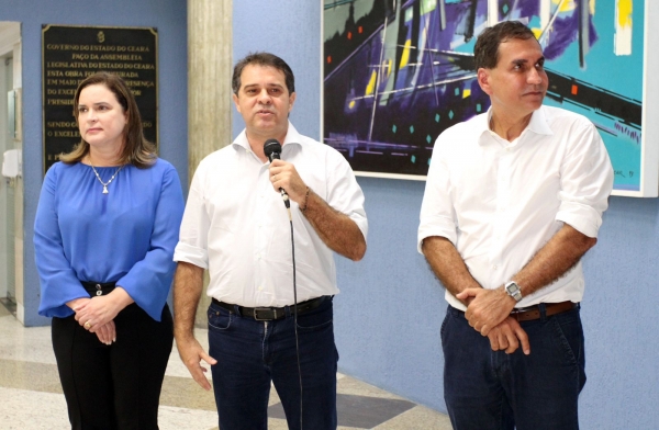 Cristiane Leitão, Evandro Leitão e Luis Edson Sales durante atividade na Alece