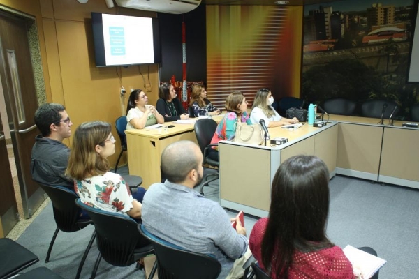 servidores da controladoria  durante apresentação  da metodologia 