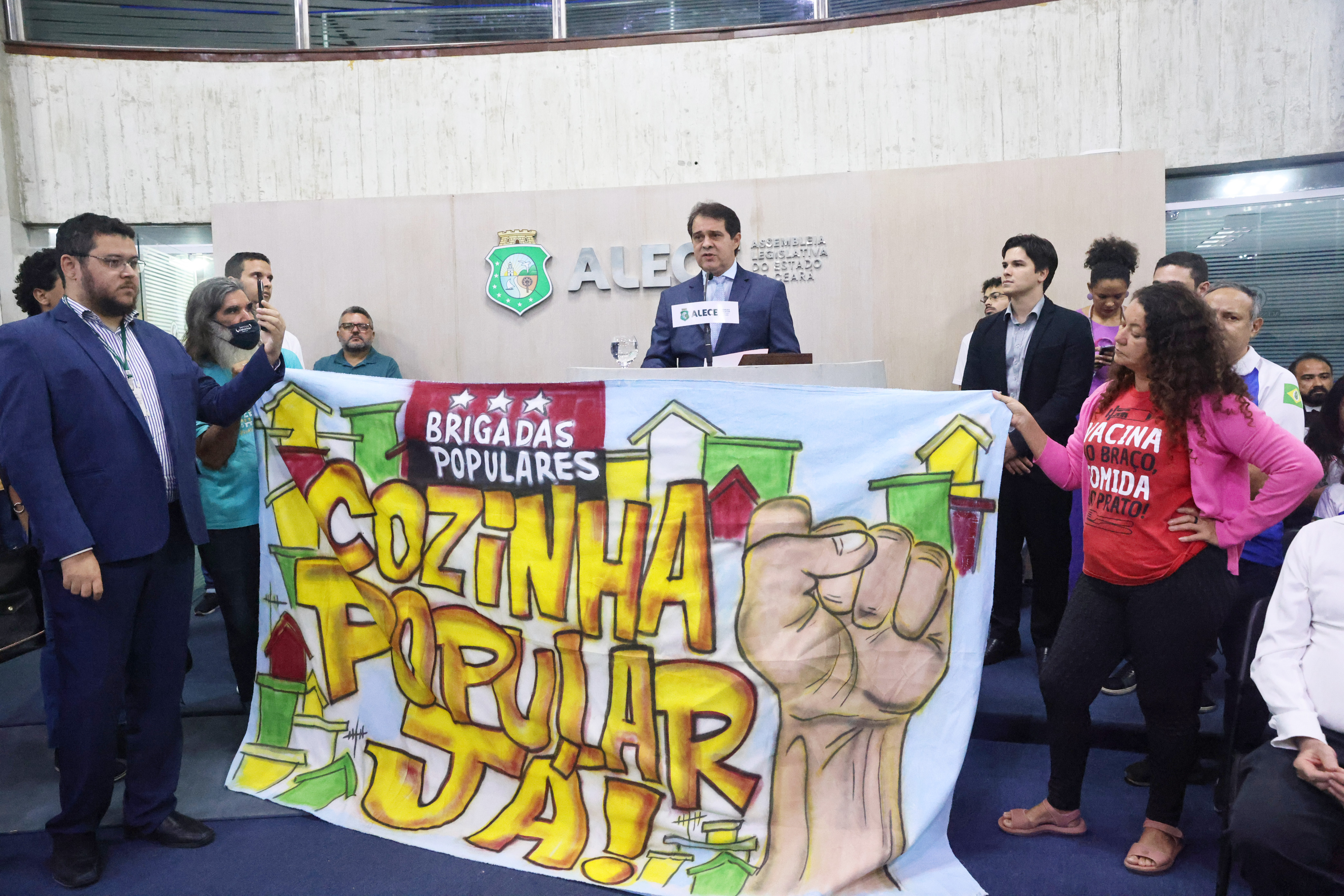 Presidente da Alece, Evandro Leitão, durante a sessão