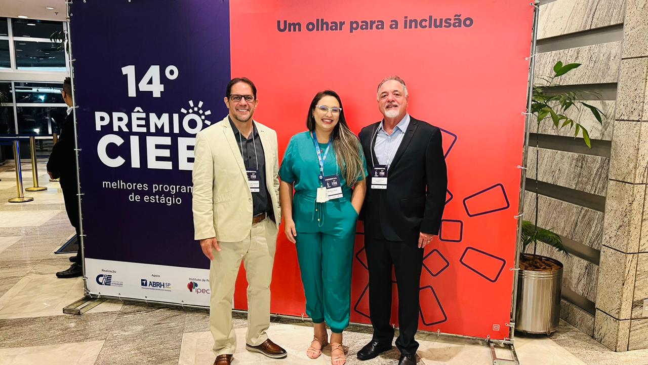 Diretor Administrativo e Financeiro da Alece, Paulo Neiva (primeiro à direita) durante a