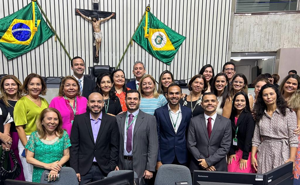 Equipe da Controladoria da Alece, durante sessão solene realizada na Casa em 15 de maio