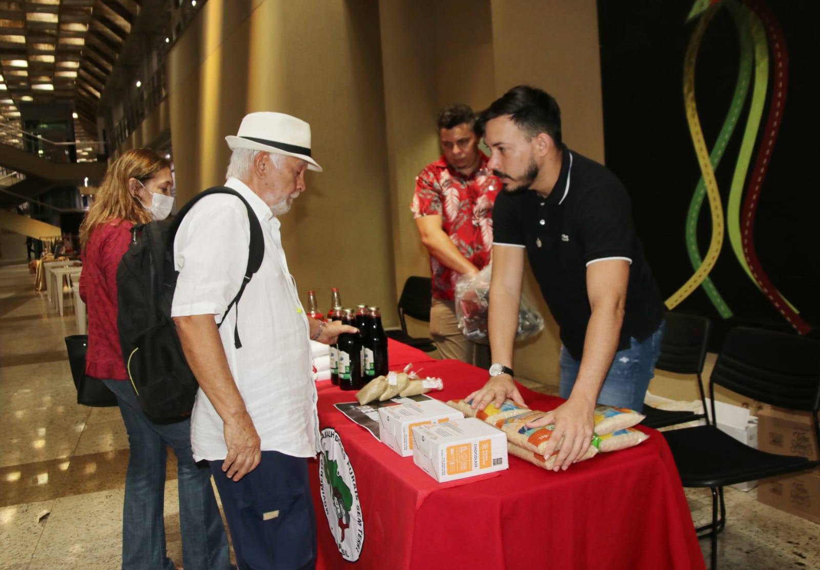 Na ação, empreendedores individuais comercializam seus produtos