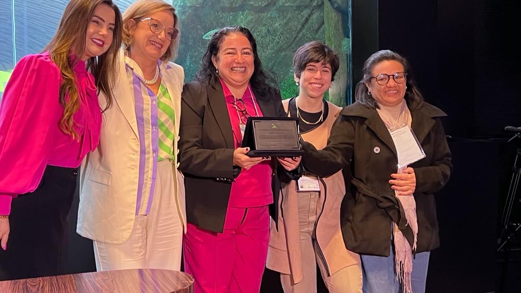 A premiação aconteceu durante o  37° Encontro da ABEL, realizado em Campo Grande, Mato Grosso do Sul