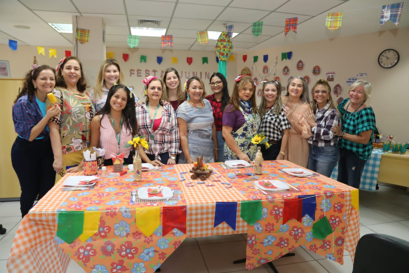 Servidoras da Copad durante momento referente ao São João