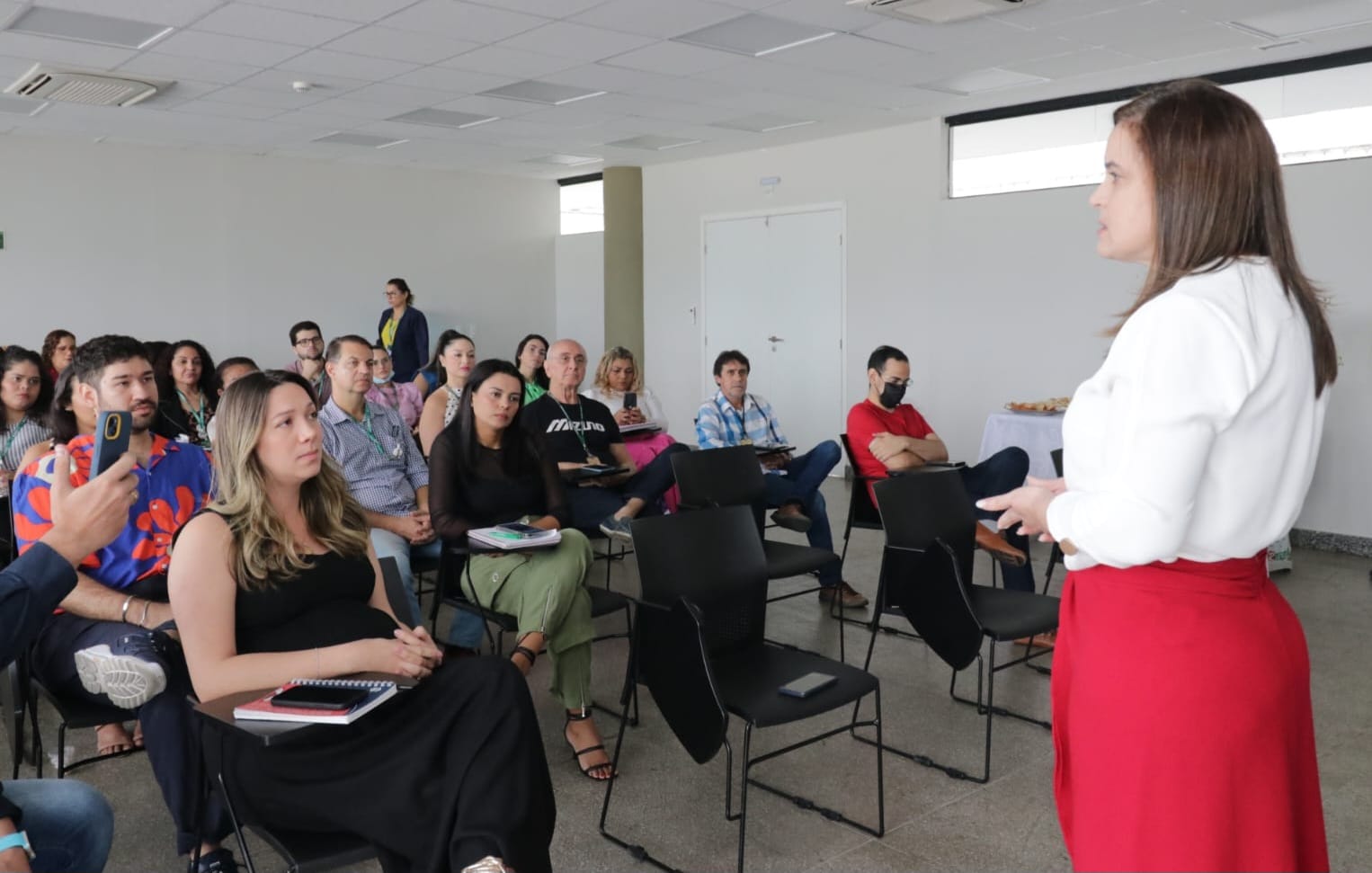 Cristiane Leitão, primeira-dama da Alece, durante o balanço de atividades do Comitê