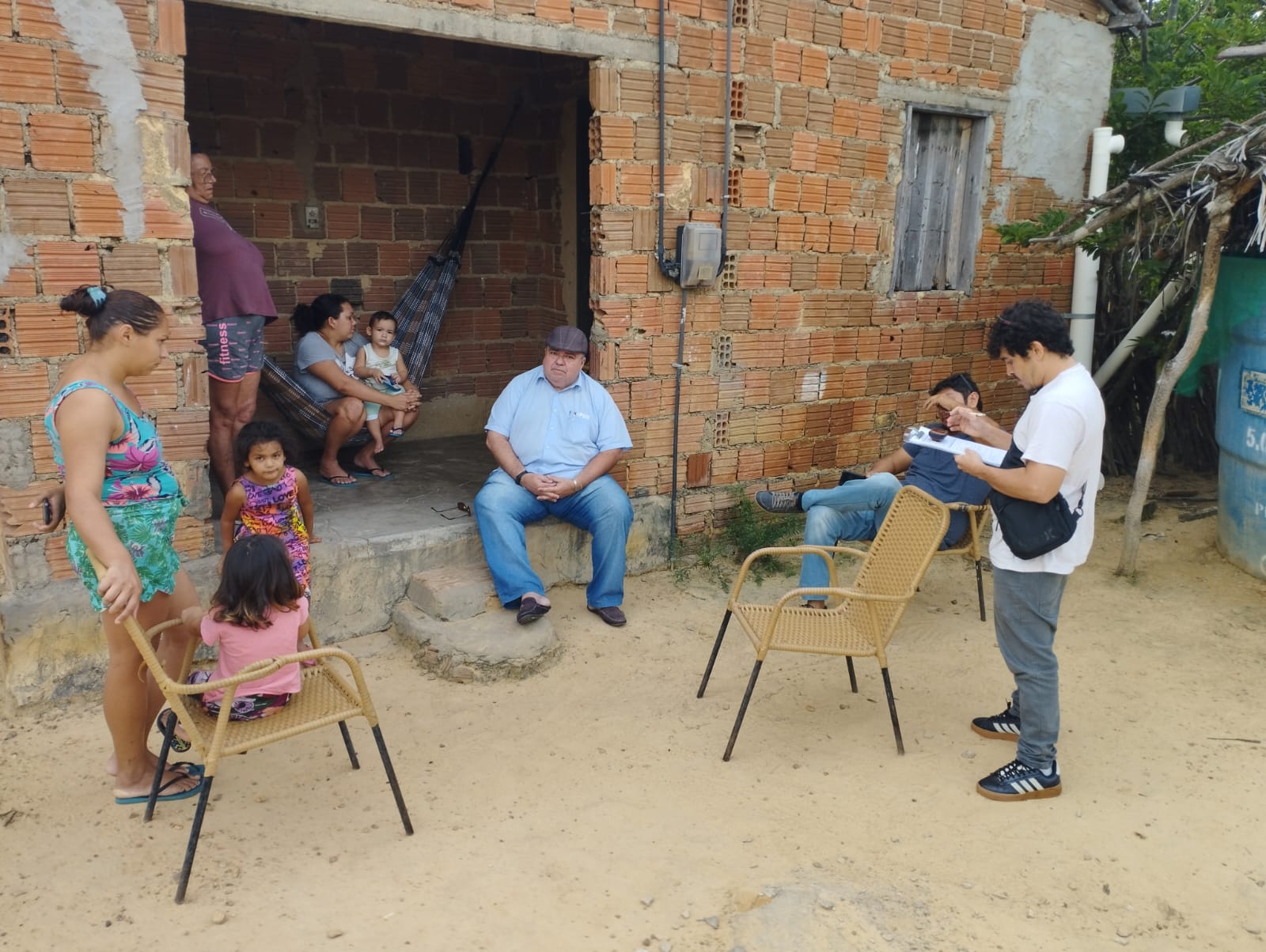 Servidores da Alece durante o trabalho realizado na aldeia indígena Nazário-Mambira, em Crateús