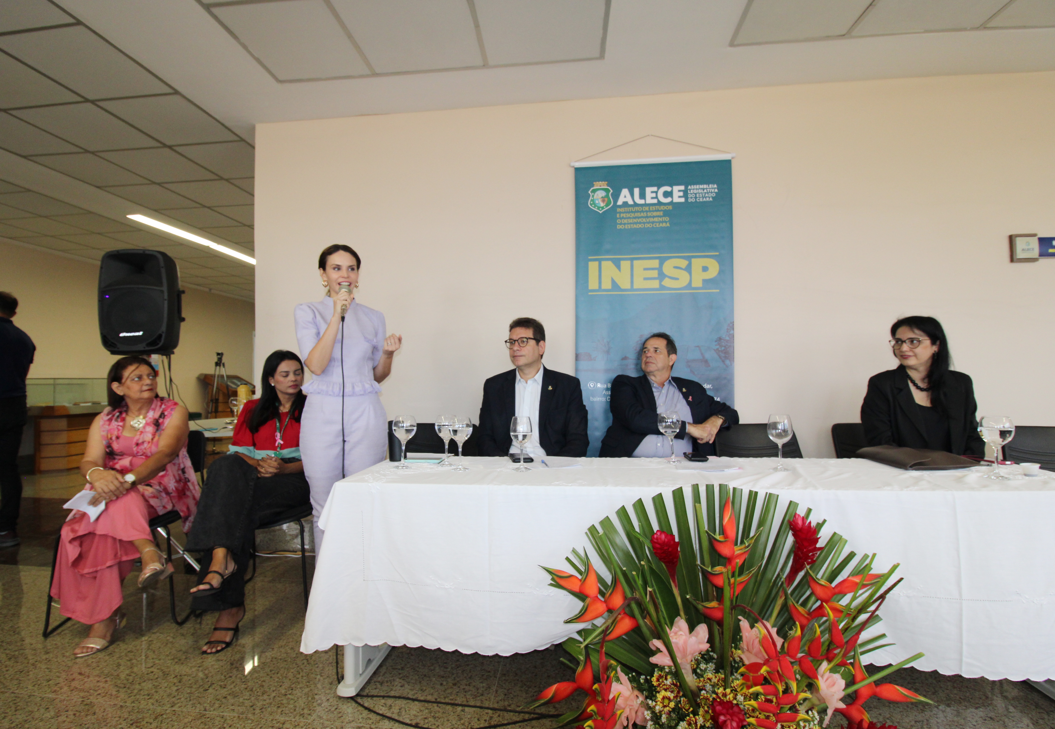 Tema foi debatido por parlamentares e servidores da Alece