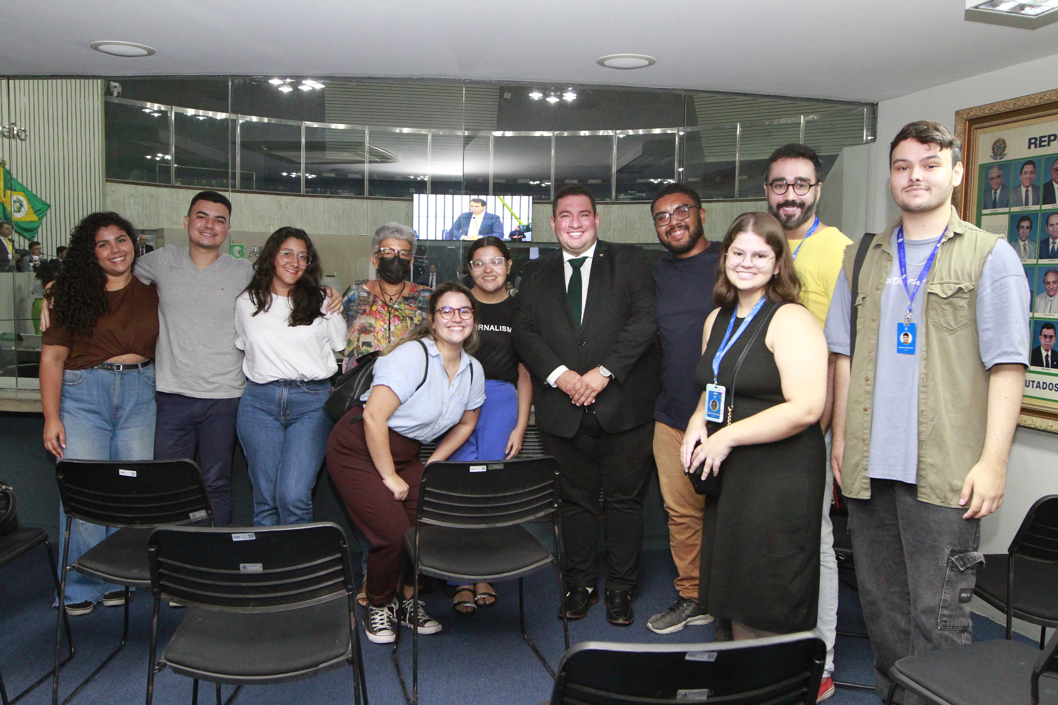 Estudantes em visita ao Plenário 13 de Maio