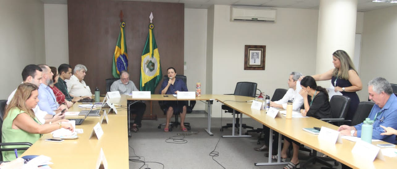 Gestores da Alece durante a reunião