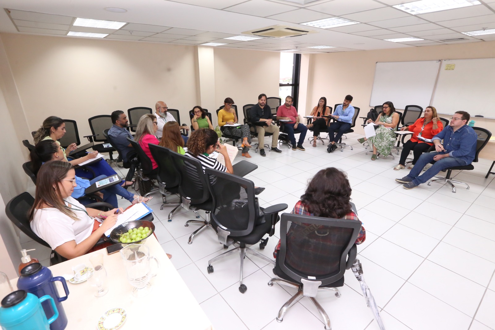 Integrantes do Neppad em reunião nesta quinta-feira (07/03)