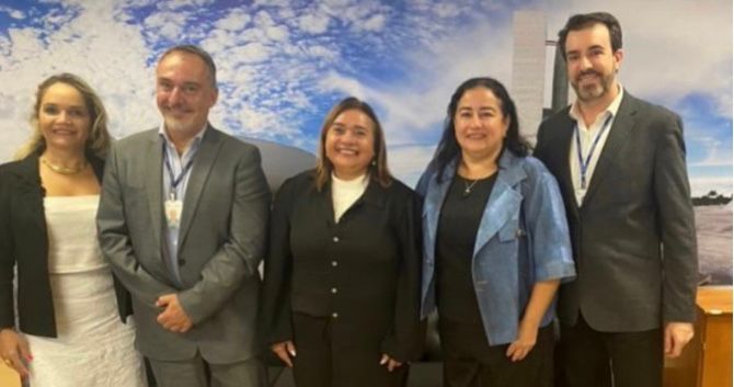 Integrantes da Unipace e do Instituto Legislativo Brasileiro durante o evento