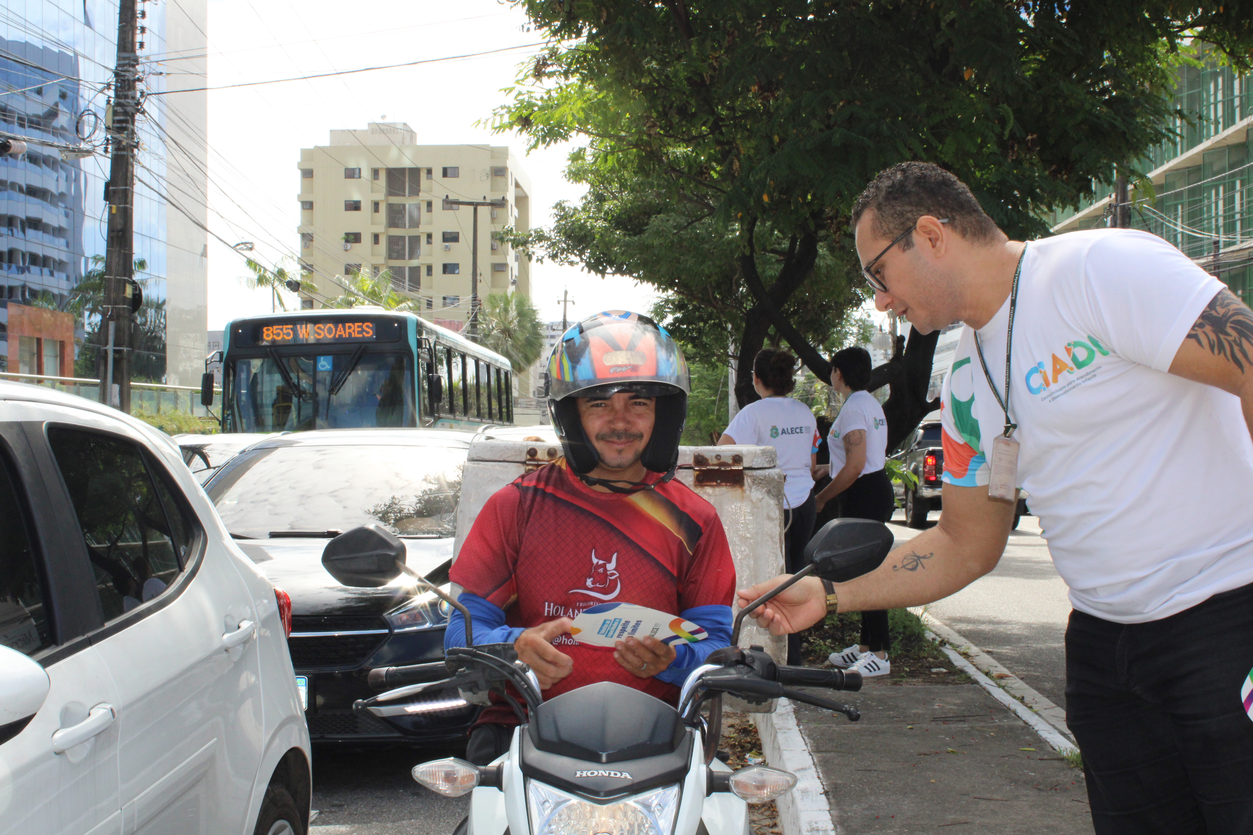 Blitz foi realizada no cruzamento da avenida Pontes Vieira com rua Barbosa de Freitas