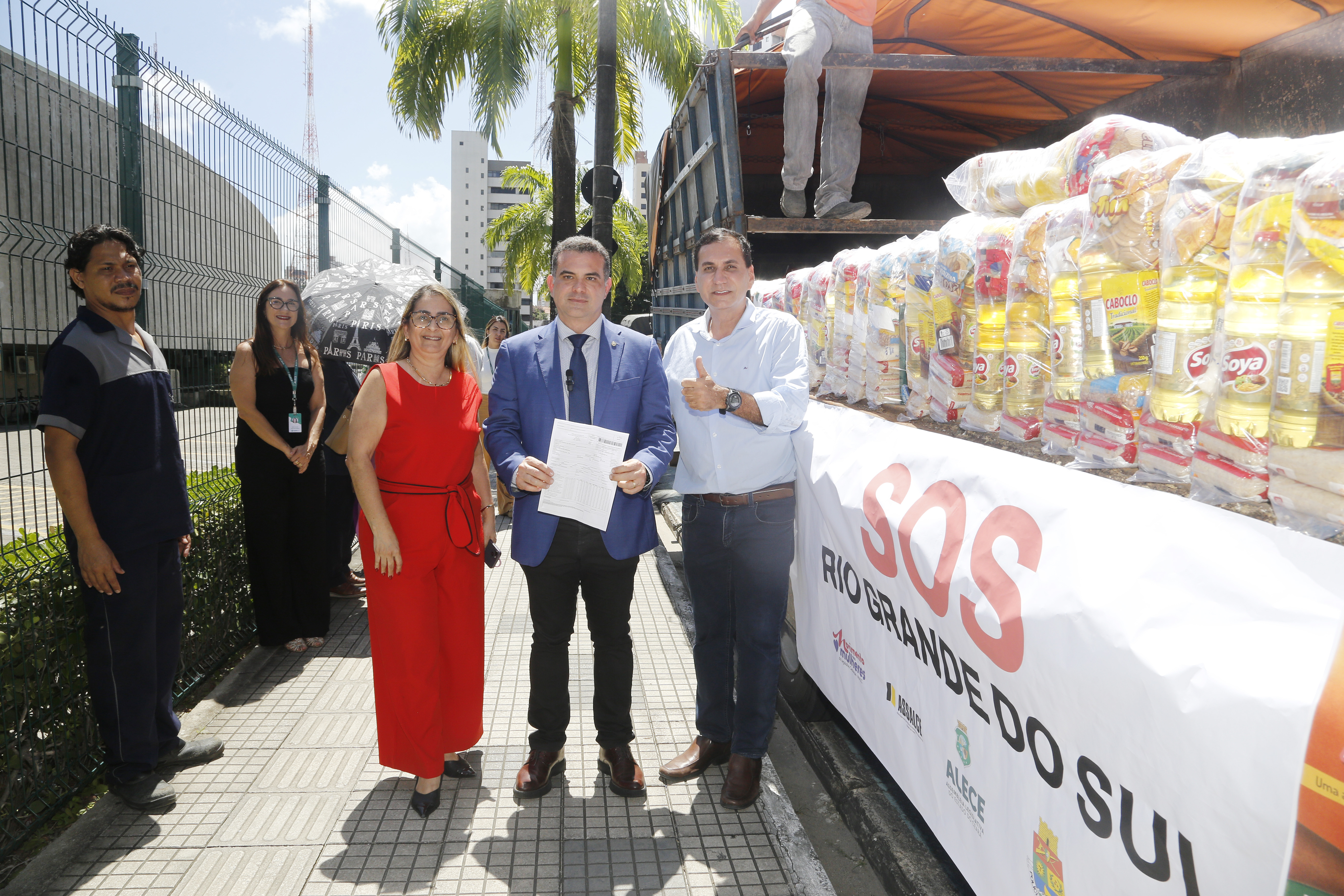 Movimento Acolher recebe doações até o dia 17 de maio