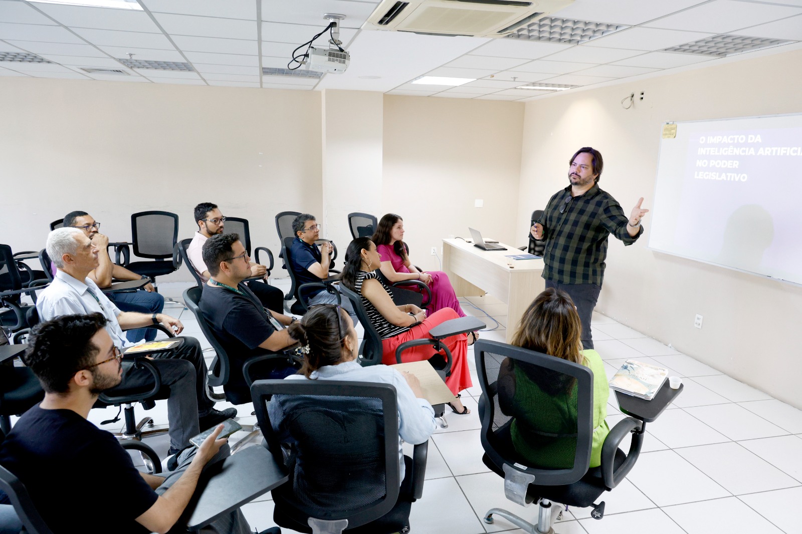 Curso é ministrado por Jean Klecio Gonçalves