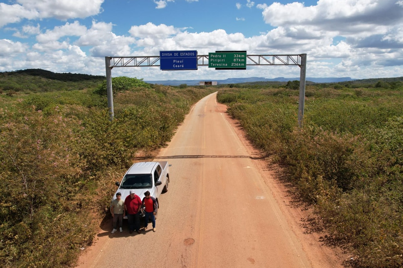 Equipe do Celditec durante trabalho de campo na divisa entre Ceará e Piauí, entre os municípios de Poranga (CE) e Pedro II (PI)