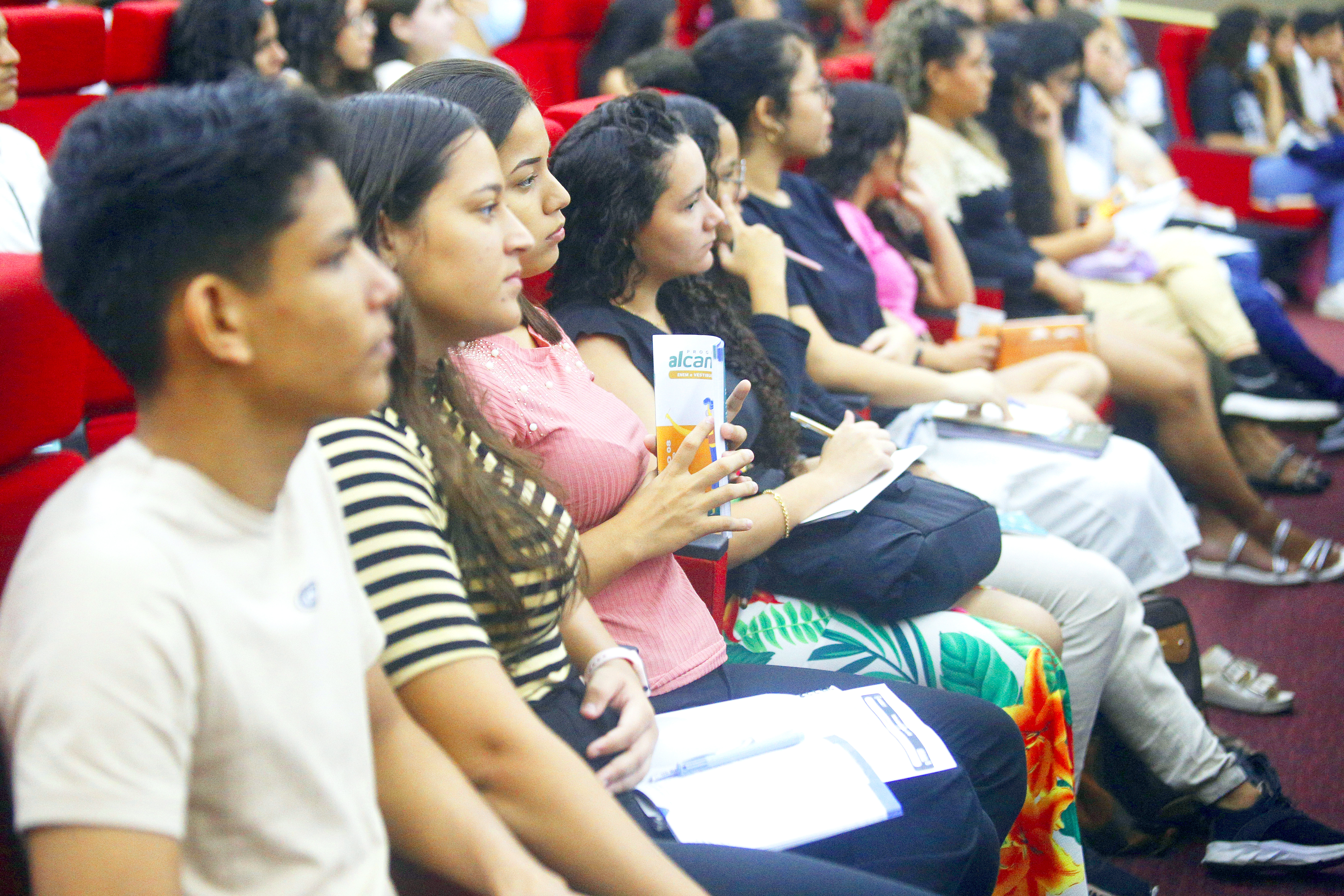 Alunos do Alcance precisam cuidar da saúde mental em busca da aprovação no Enem