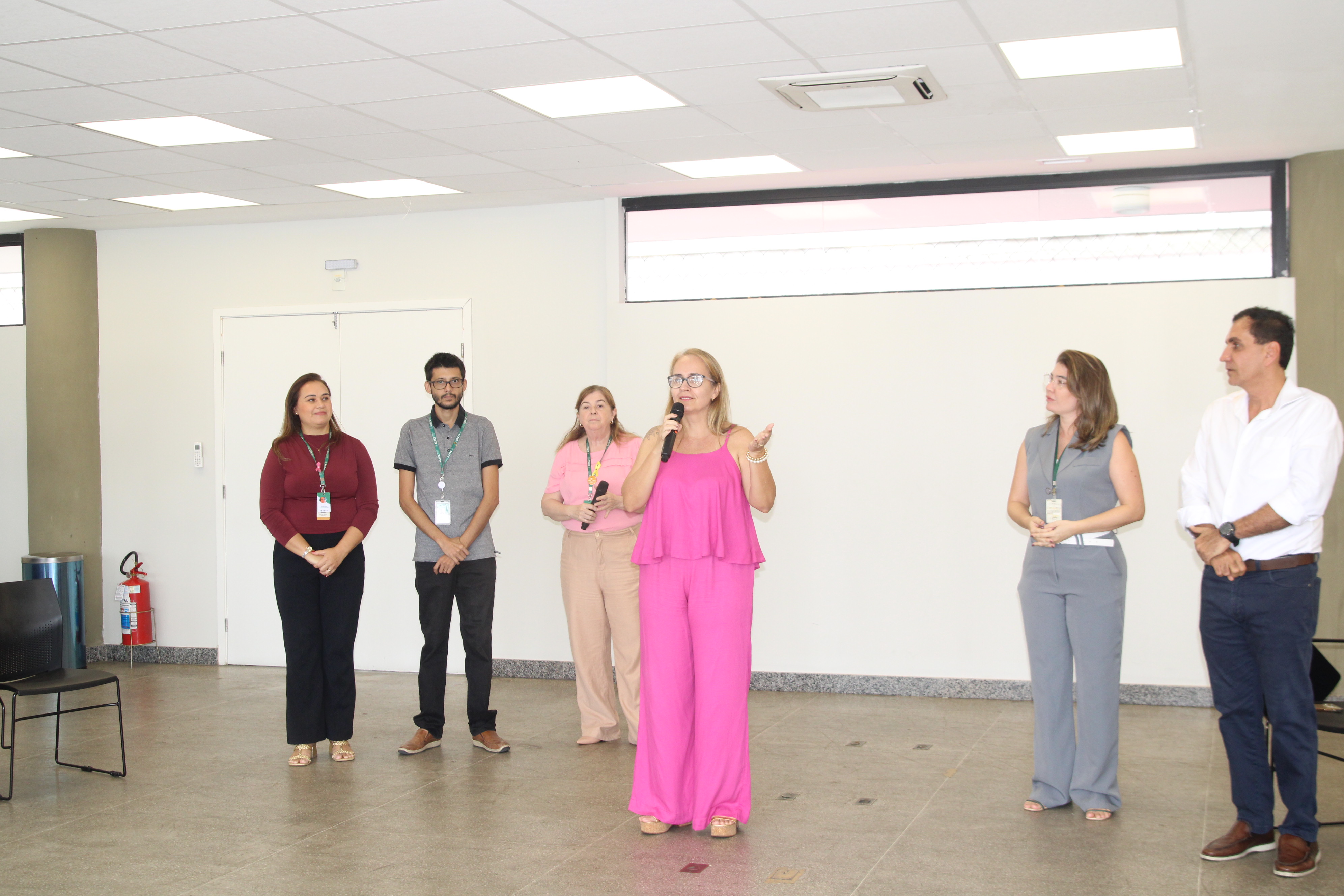 Milene Mota, orientadora da Célula de Terapia Ocupacional, durante a aula inaugural