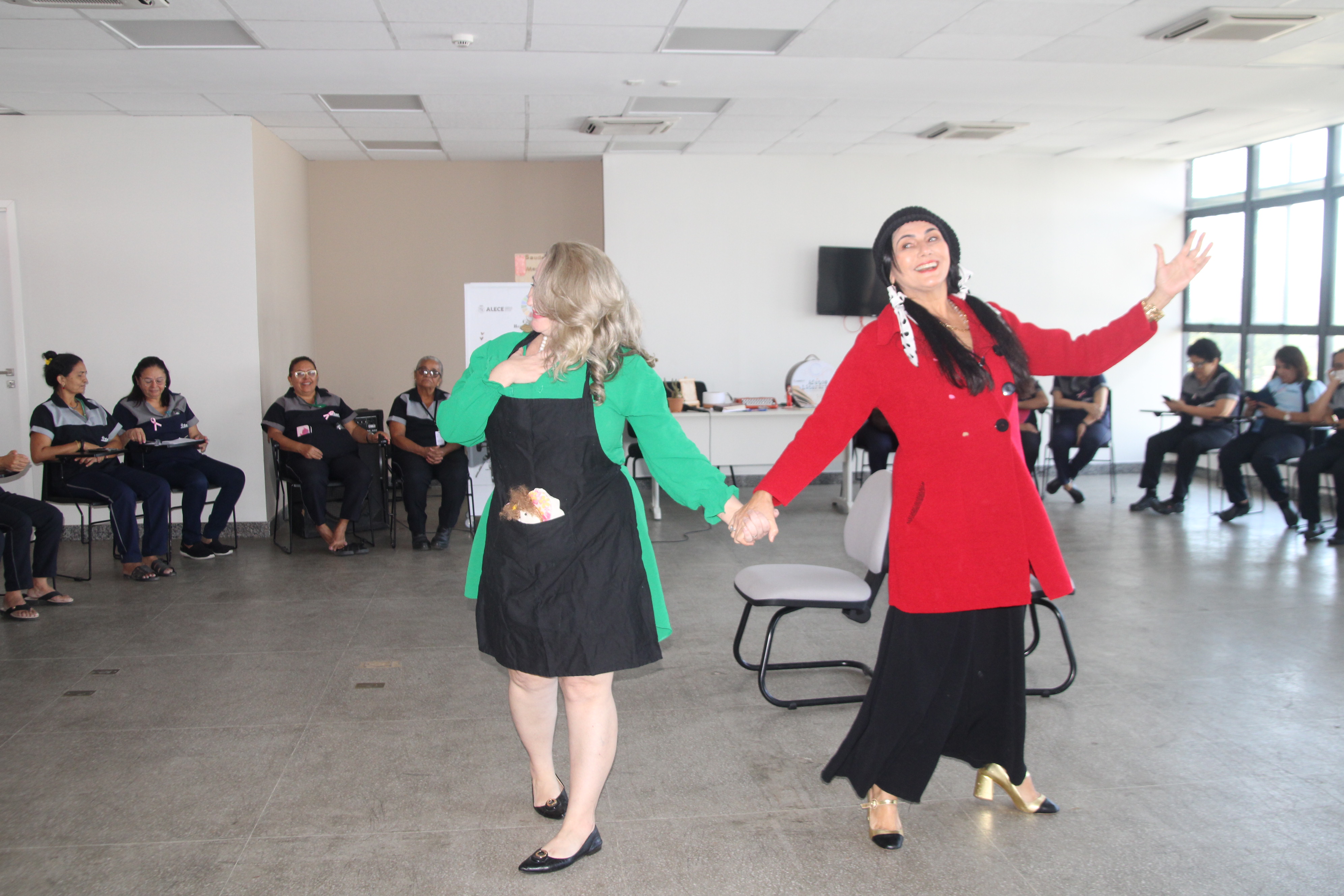 Isabel Martins e Jacqueline Assunção durante performance na poética