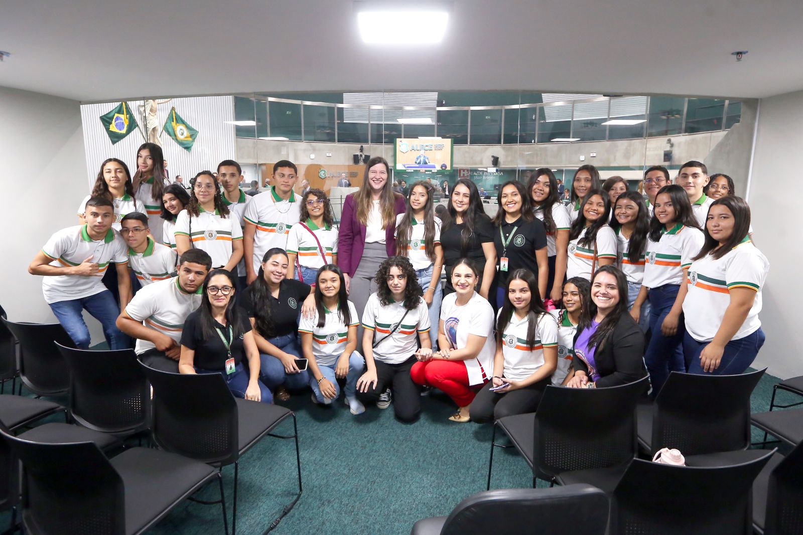 Estudantes de Caridade acompanharam palestra da deputada Lia Gomes, procuradora especial da Mulher