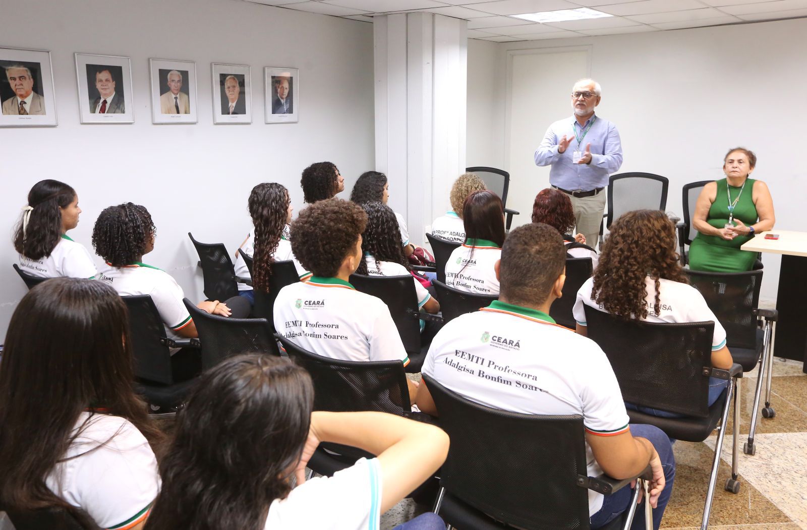 Programa "O Parlamento e sua História" promove visitas de estudantes à Alece